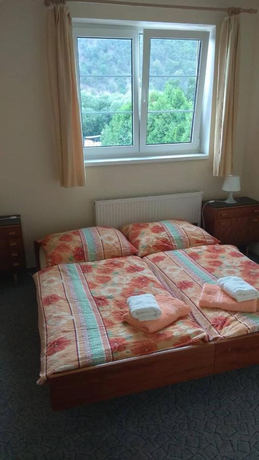 Guest House Kaskada Vrané nad Vltavou Екстериор снимка